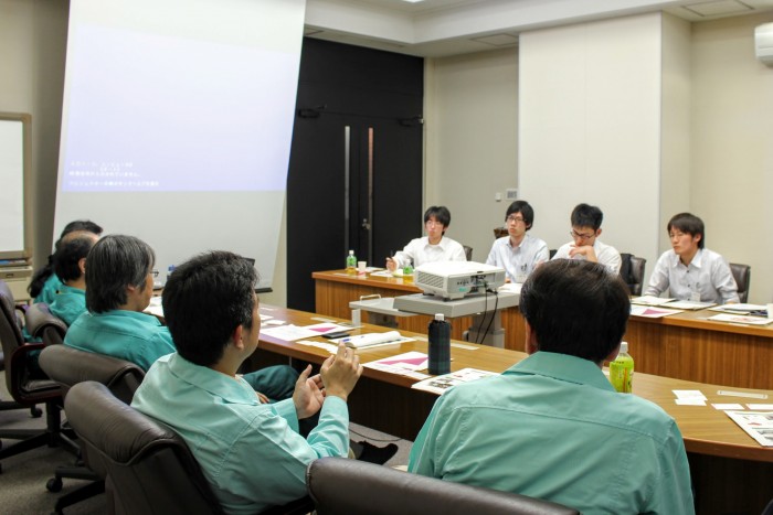 Discussion among pilot program students and managing staff at Teijin Limited.